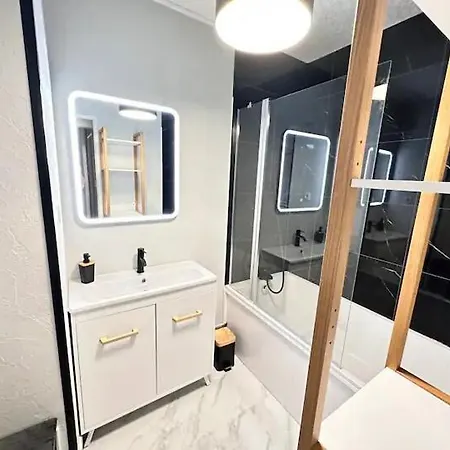 Appartamento Terrasse & Bulles - Grand T3 Au Coeur De Reims