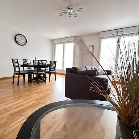 Apartment Venise 6 Couchages Avec Terrasse Hyper Centre Reims